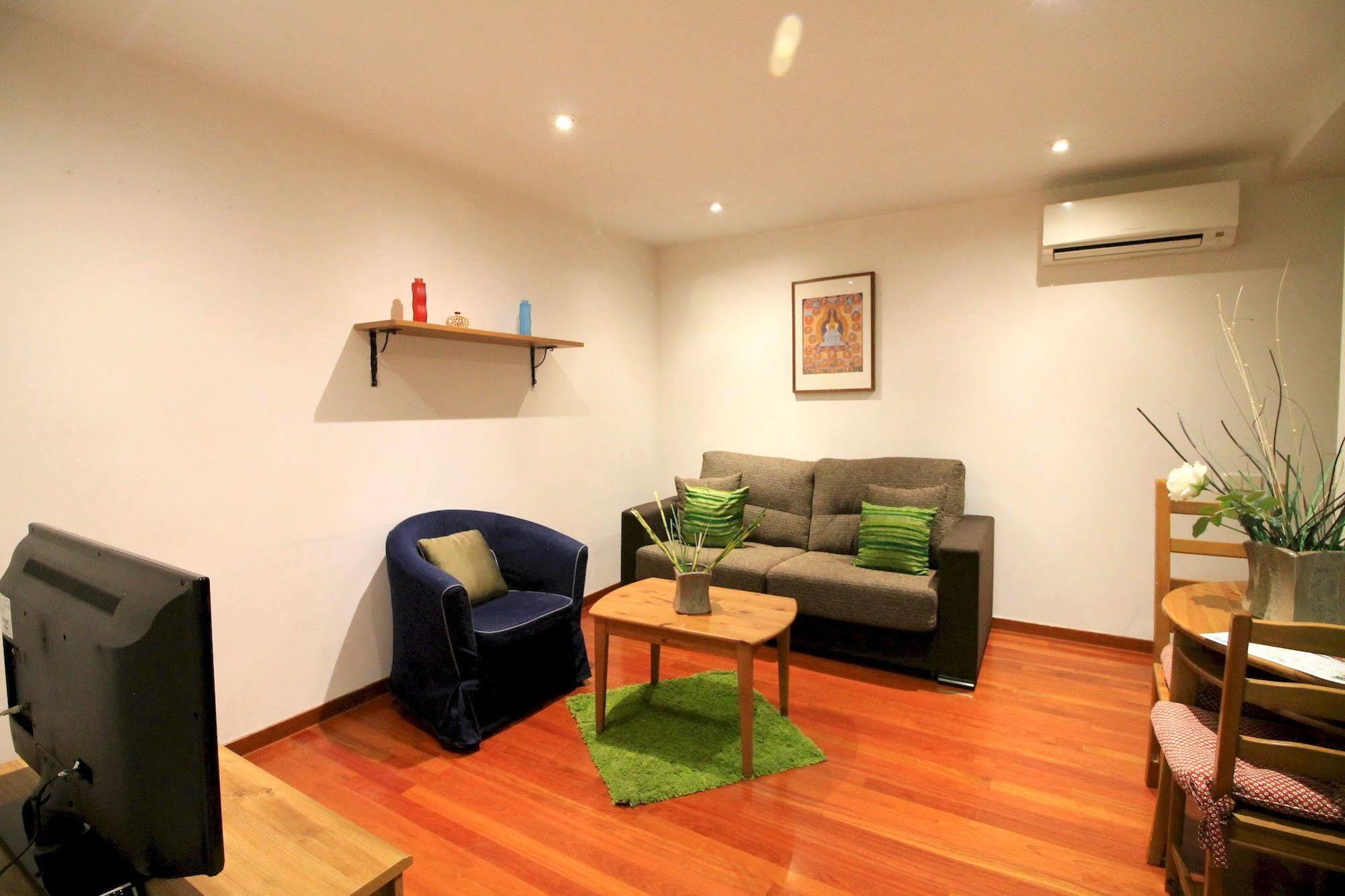 Prado Apartments Madrid Bagian luar foto