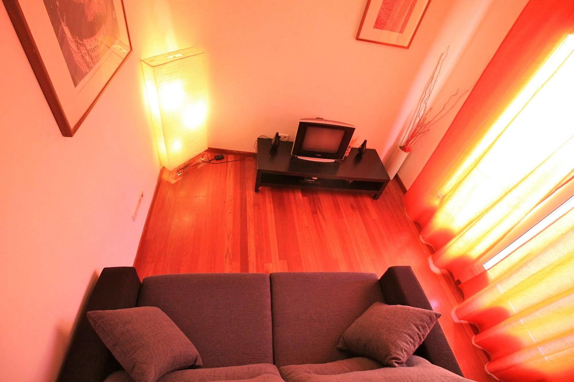 Prado Apartments Madrid Bagian luar foto