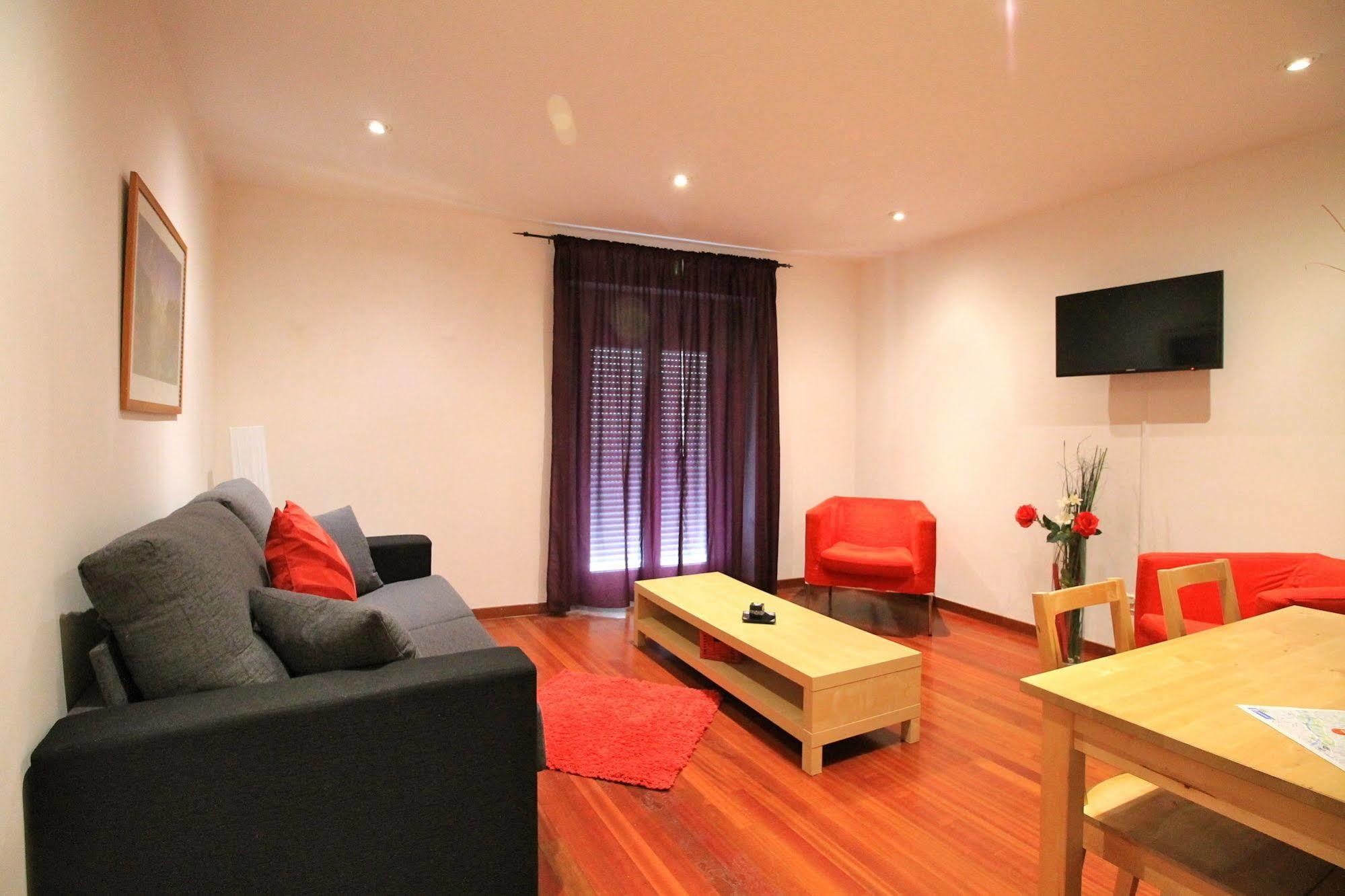 Prado Apartments Madrid Bagian luar foto