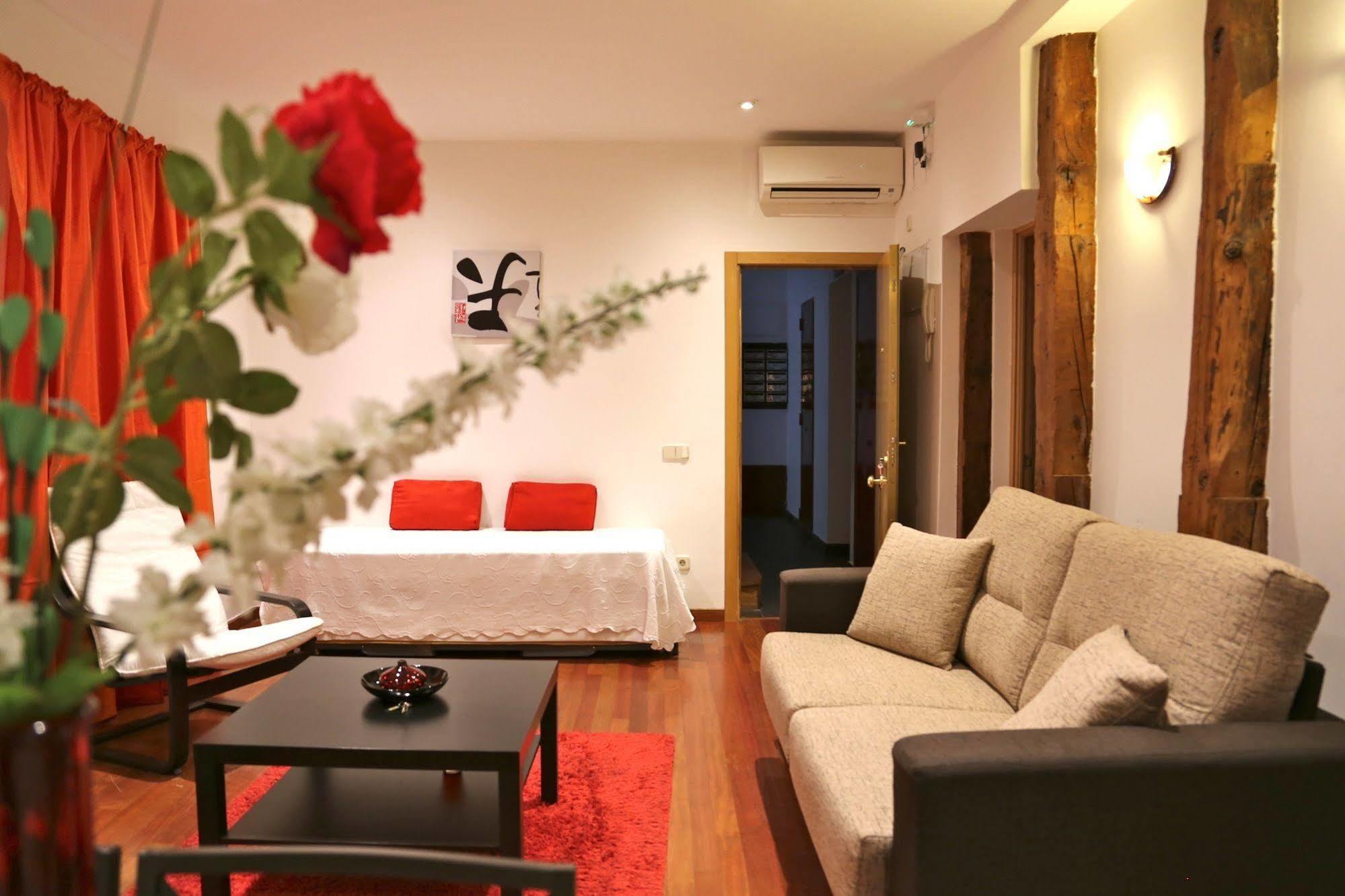 Prado Apartments Madrid Bagian luar foto