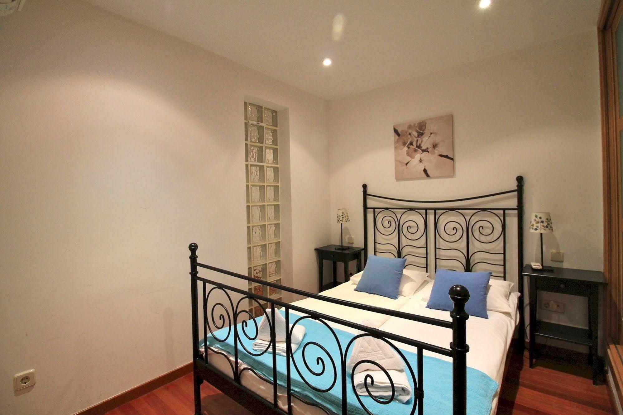 Prado Apartments Madrid Bagian luar foto