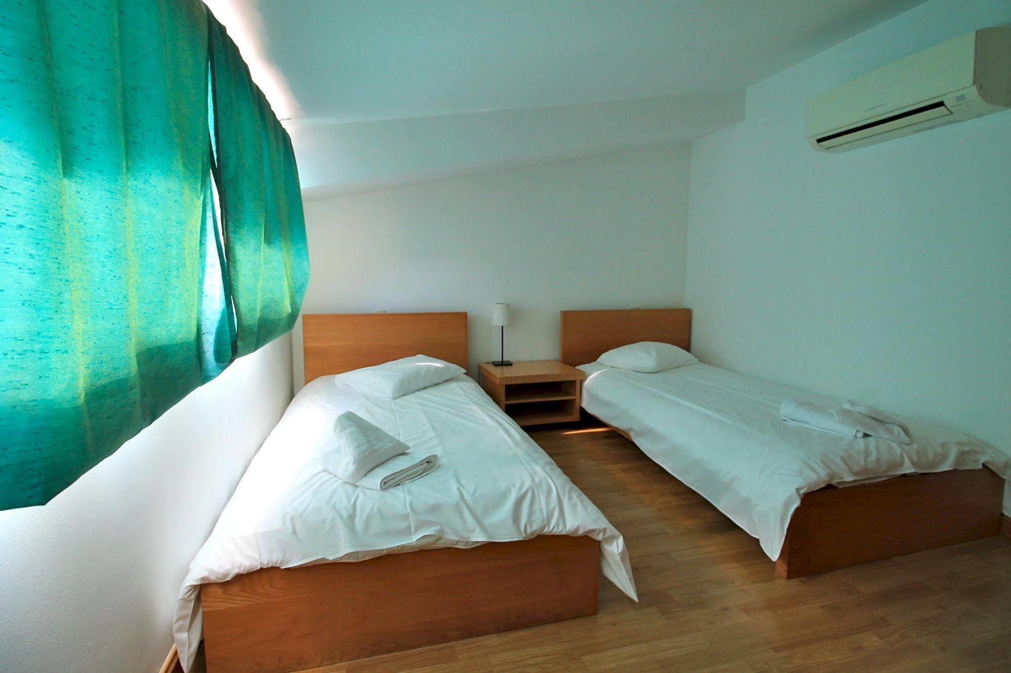 Prado Apartments Madrid Bagian luar foto