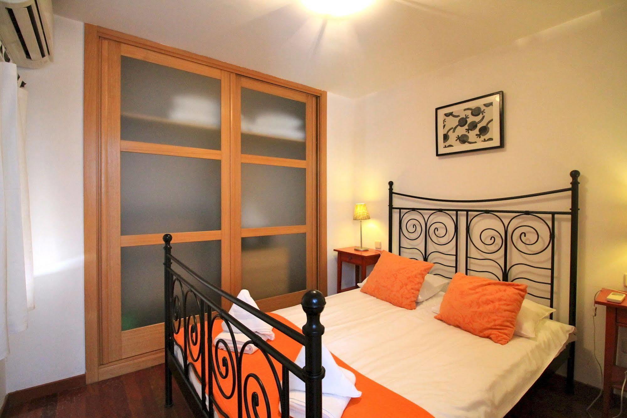 Prado Apartments Madrid Bagian luar foto
