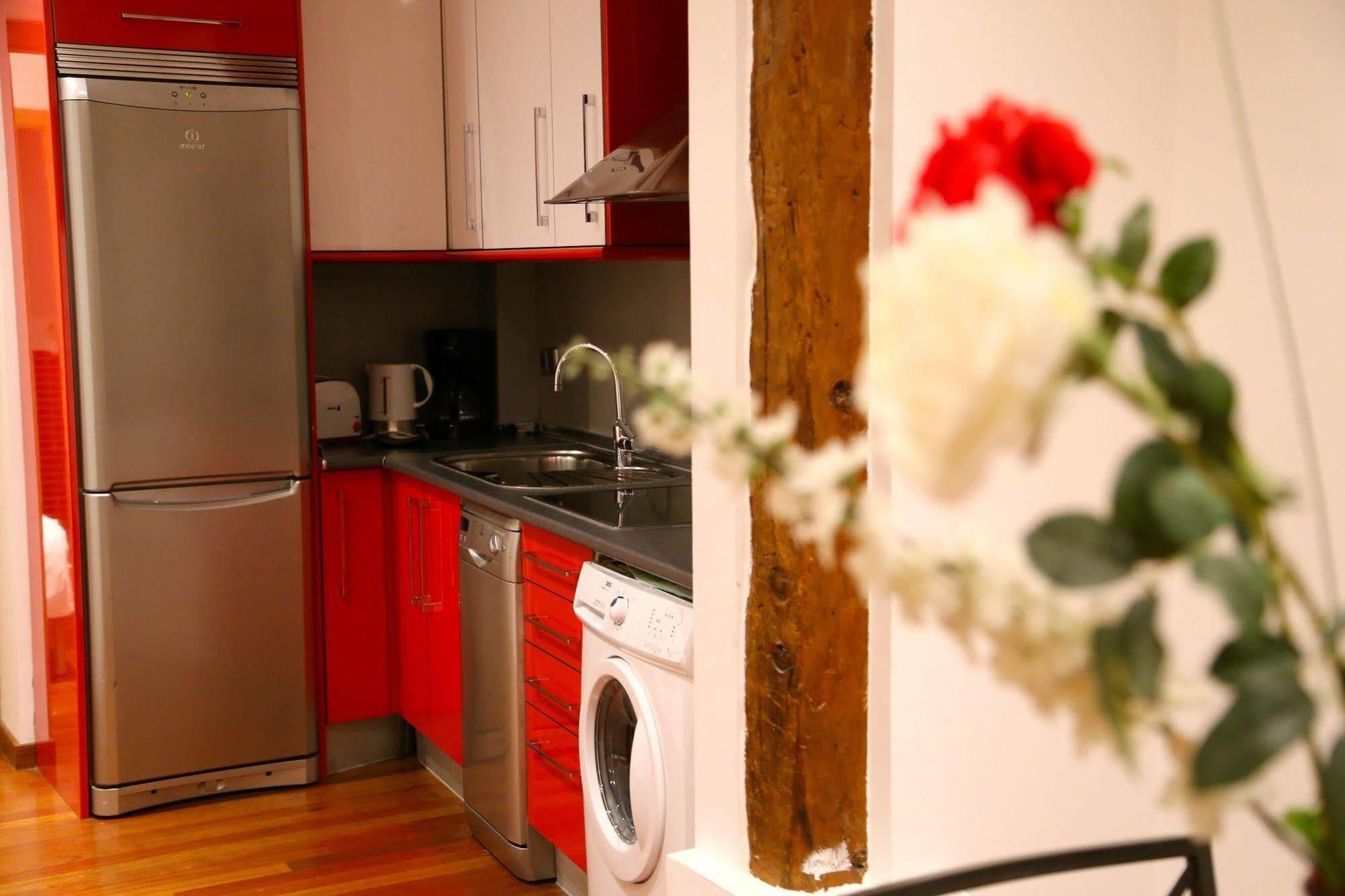 Prado Apartments Madrid Bagian luar foto