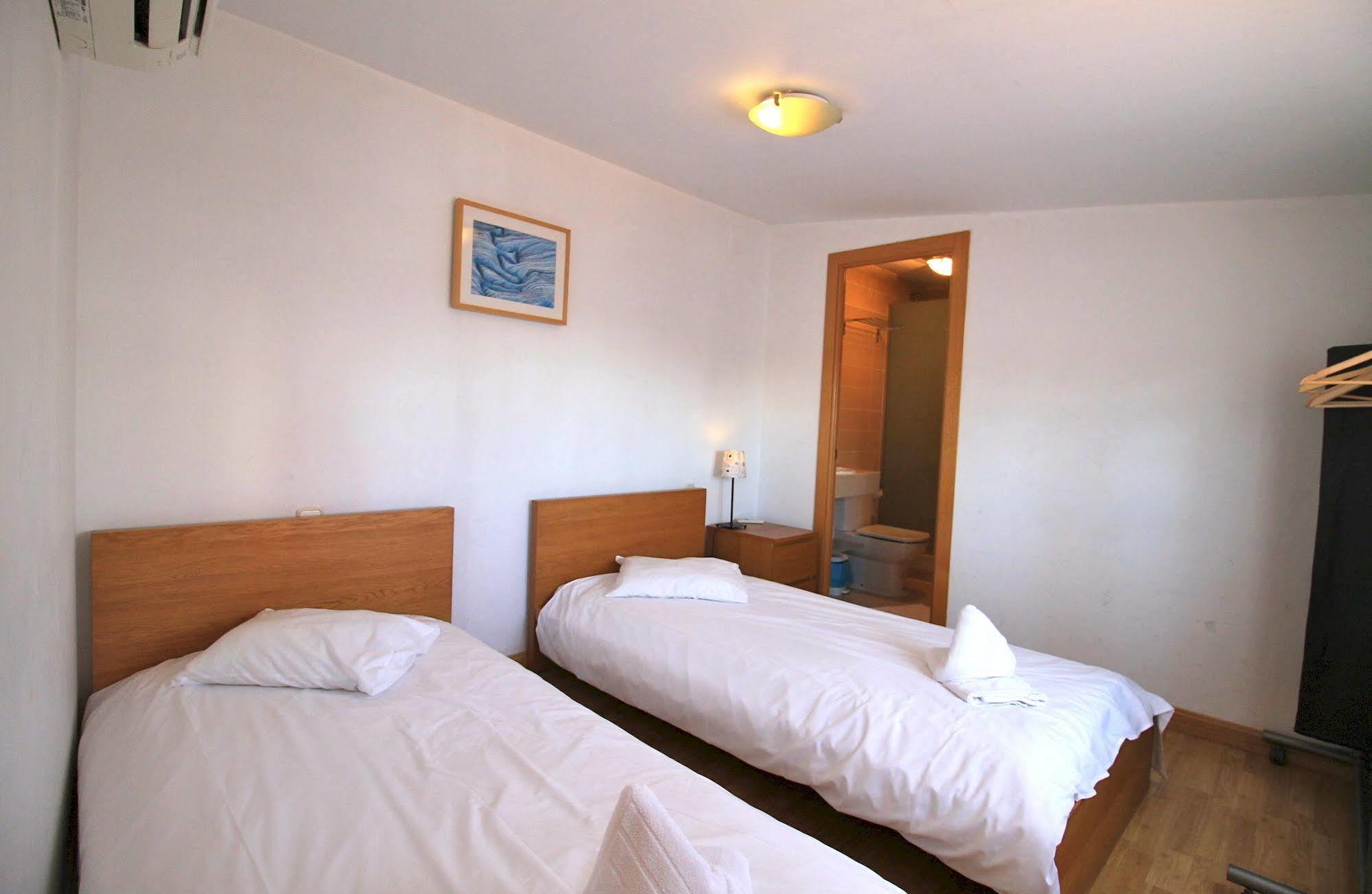 Prado Apartments Madrid Bagian luar foto