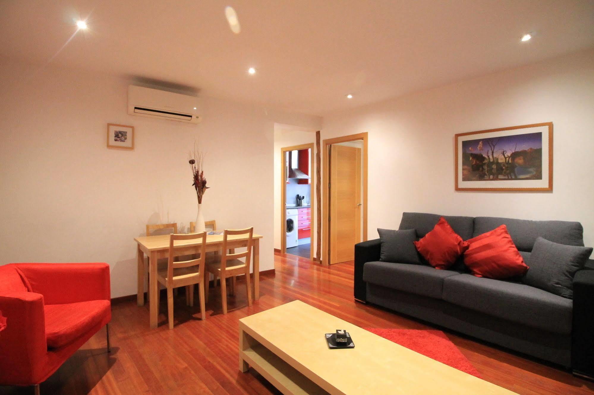 Prado Apartments Madrid Bagian luar foto
