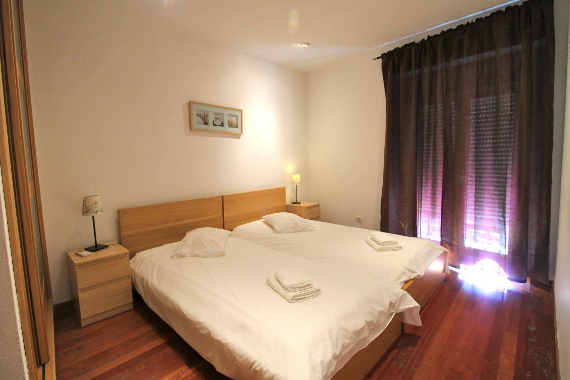 Prado Apartments Madrid Bagian luar foto